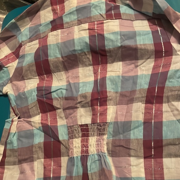 Beautiful blouse - Picture 3 of 3